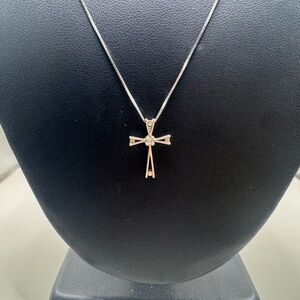 10k White Gold Diamond Cross Pendant Necklace